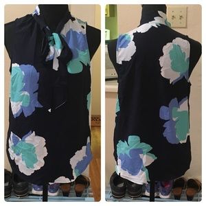 ⭐️ 5/25 A New Day Floral Bow Top